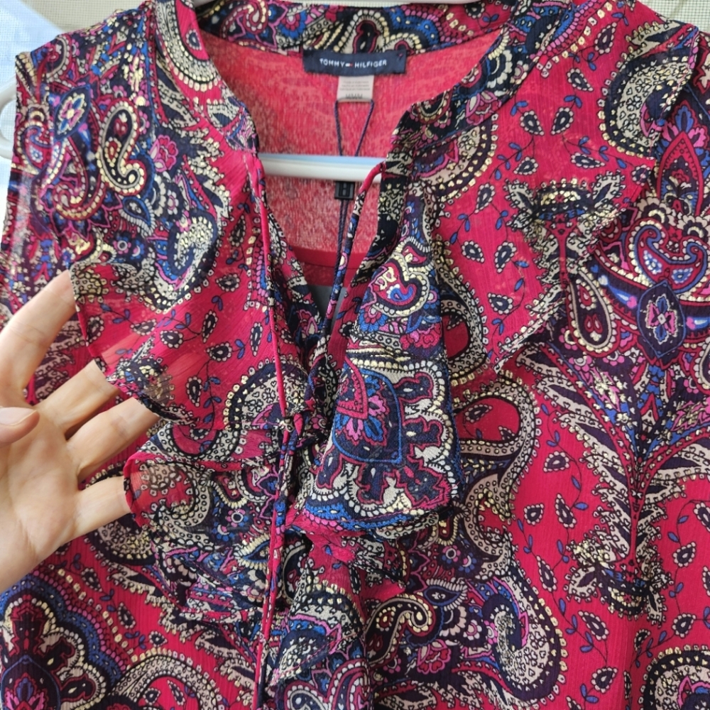 Tommy Hilfinger red top blouse paisley pattern sleeveless lined size M
